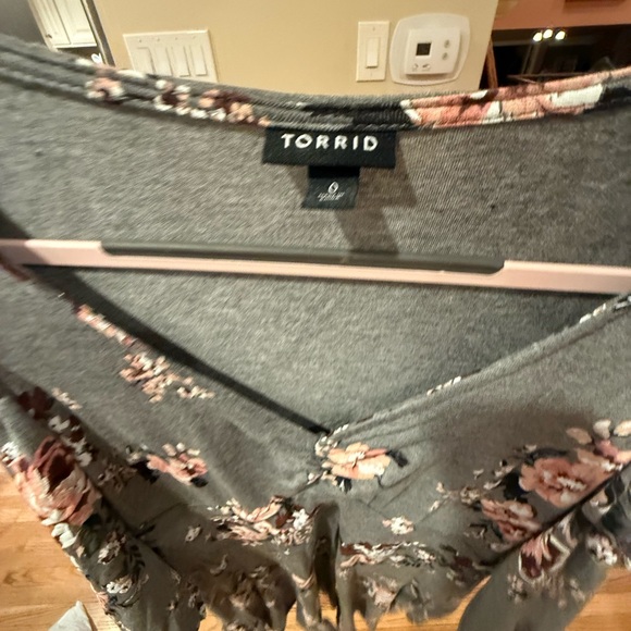 Torrid Floral Cold-Shoulder Dress – Brand New (No Tags) - Picture 2 of 5